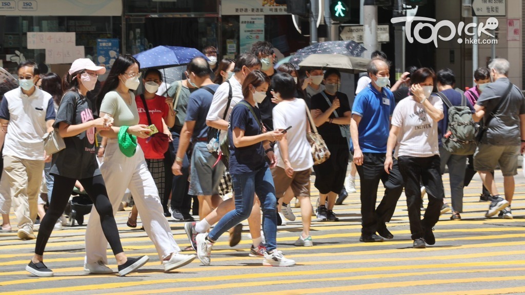 本港地區下午及今晚天氣預測 大致天晴，天氣酷熱。(陳靜儀攝)