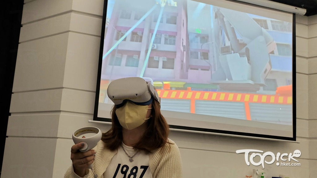 香港樹仁大學新聞與傳播學系以火災現場為背景，設計虛擬實境（VR）遊戲。（黃悅晴攝）