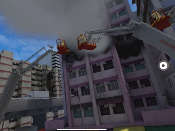 VR遊戲以火災現場為背景。（樹仁提供）