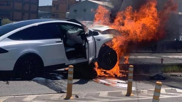 (爆廢公社)