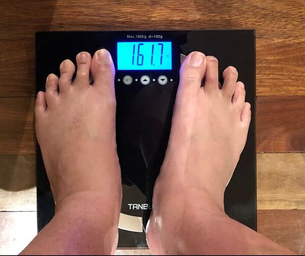 大叔原本體重超過160kg,非常誇張。(圖源:Dcard)