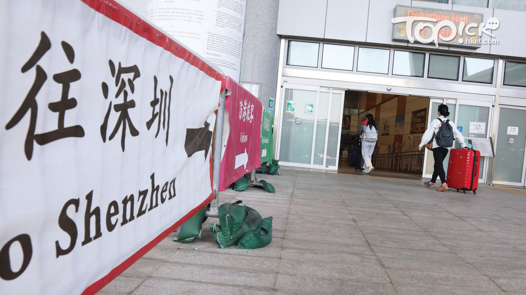 教育局昨日公布多項協助港生入境內地，以入讀高等院校的便利措施。（資料圖片）