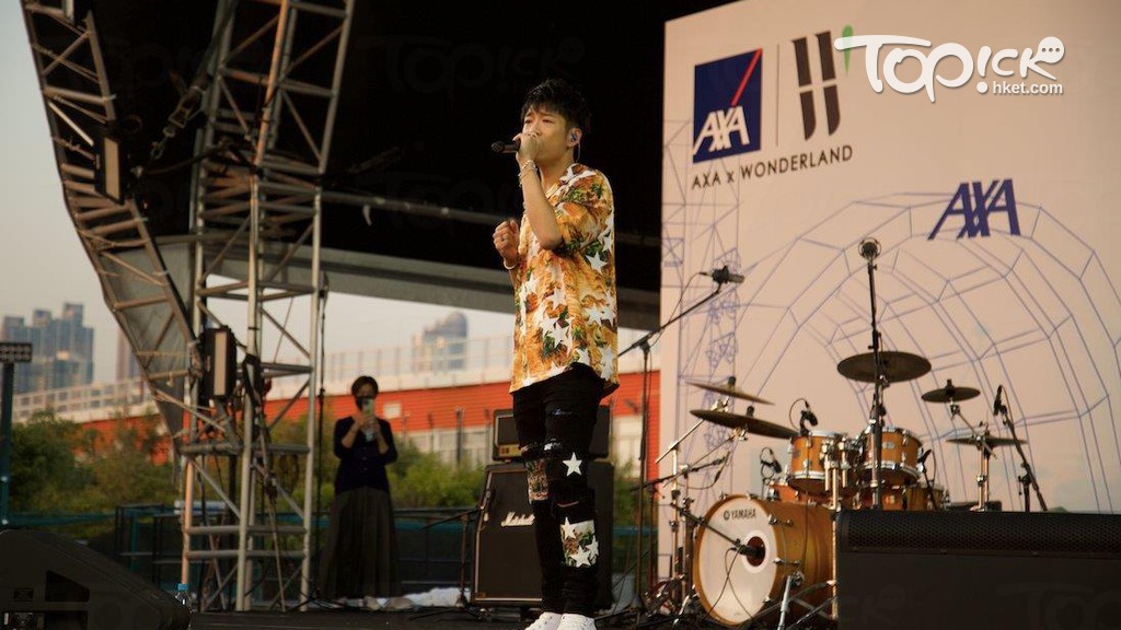 洪嘉豪在竹翠公園演出。