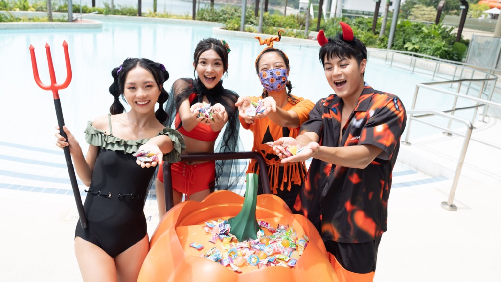 海洋公園今晚8時起推出快閃優惠，560元玩盡水上樂園及海洋公園。（海洋公園提供）