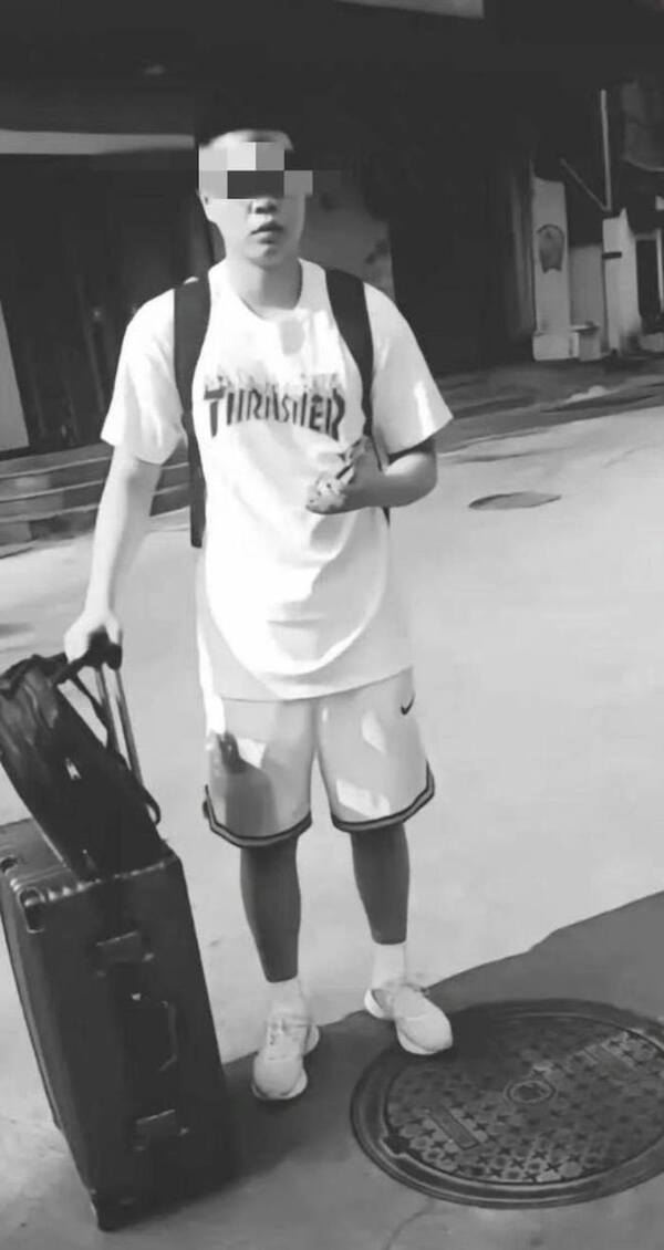 内地一名19歲的大一新生,入學後3天在校内打籃球時突然猝死。(資料圖片)
