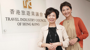 徐王美倫（左）及楊淑芬（右）都表示，旅行社都要加薪重聘及挽留人手。（梁偉榮攝）