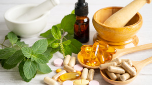 25款魚油補充劑有污染物，「楓之寶」、「Nutronic」致癌物量超歐盟標準。（iStock圖片）