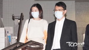 醫管局高層莊慧敏及男醫生超市偷食物開審，被告趙名宇（右），被告莊慧敏（左）。（林宇翔攝）