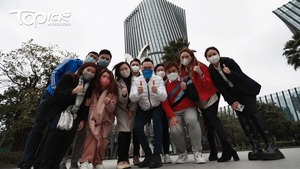 梁熙（中）與青年民建聯成員乘坐高鐵到順德考察。（民建聯供圖）