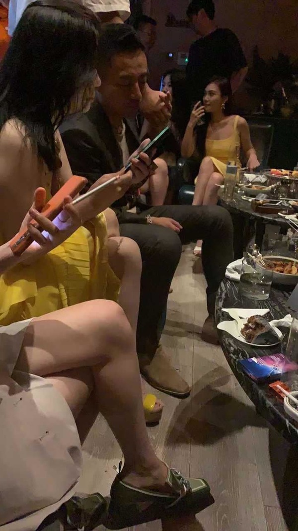 葛斯齊上載多張汪小菲出軌親熱照。
