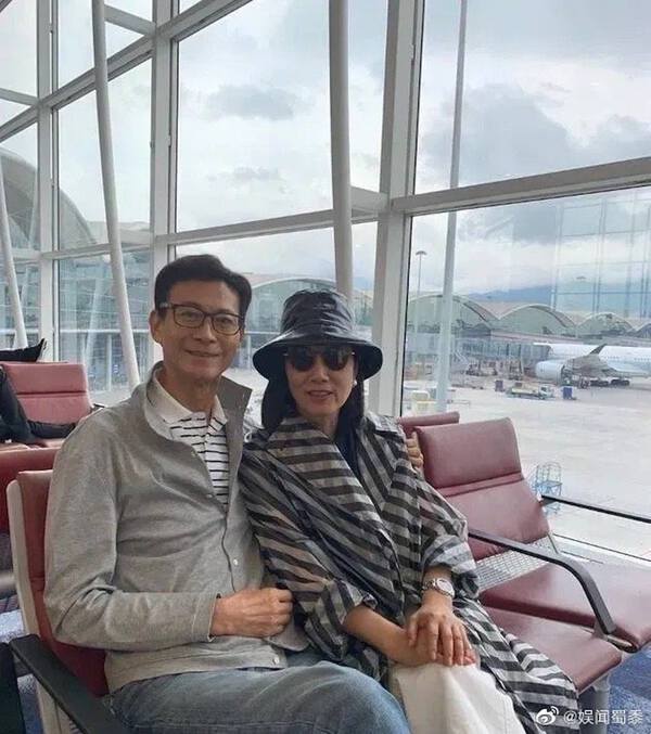 鄭少秋、汪明荃(微博圖片)