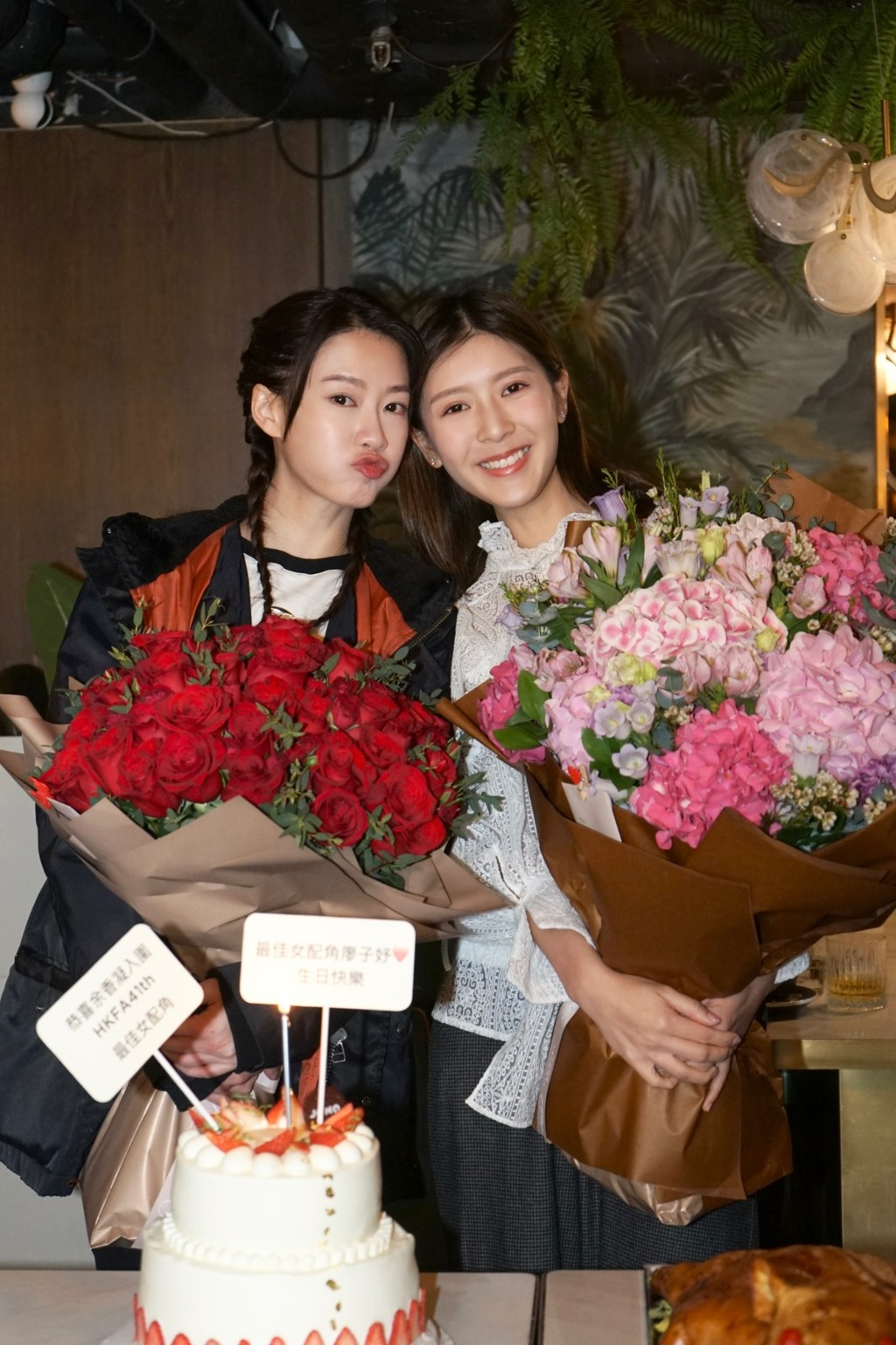 余香凝、廖子妤。