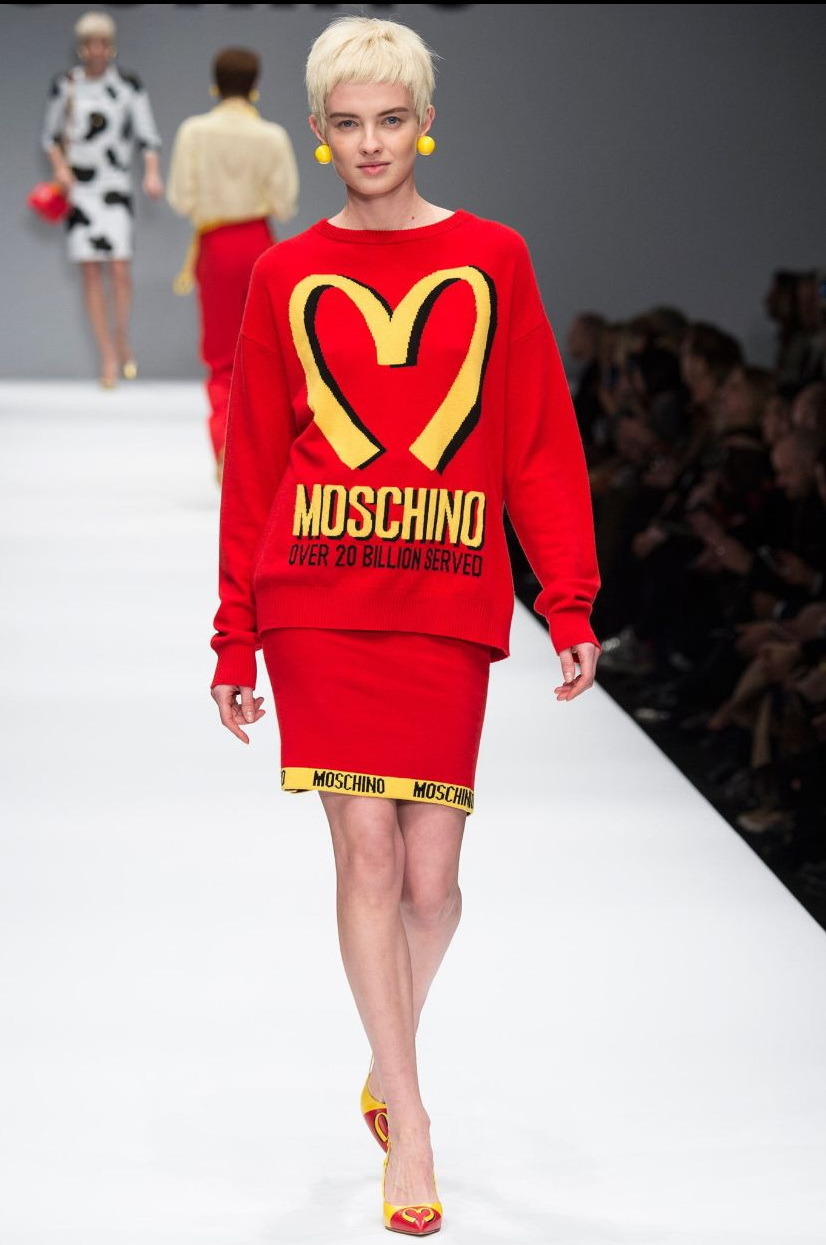 2014年Jeremy Scott首次為Moschino推出以McDoland's為靈感的系列，於當時賣過滿堂紅。（圖片品牌提供）