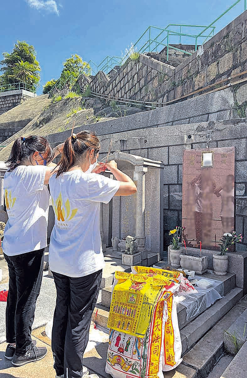 每次進行代拜，拜祭儀式會跟足傳統進行。(被訪者提供)