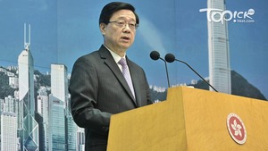 李家超透露，港府將會舉辦一系列活動，包括推動和統籌全港18區舉行「全民國家安全教育日」活動。(曾耀輝攝)