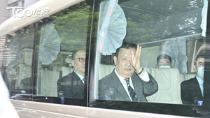 夏寶龍視察終審法院後離開。（曾耀輝攝）