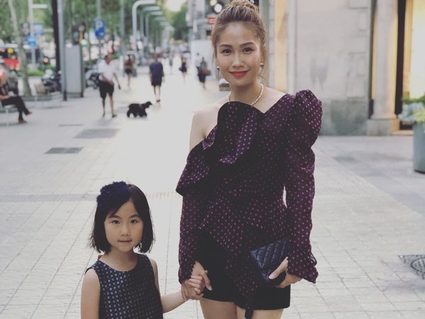 很錫女兒。