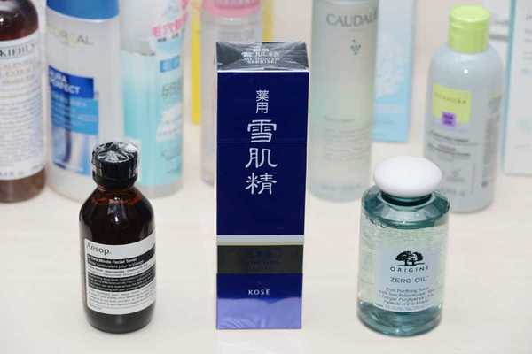 消委會測試市面爽膚水樣本。 (曾耀輝攝)