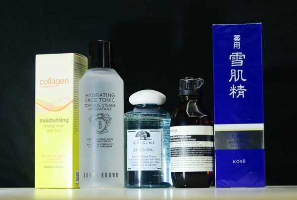 消委會測試市面爽膚水樣本。 (曾耀輝攝)