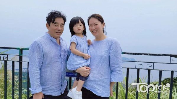 呂方一家三口。