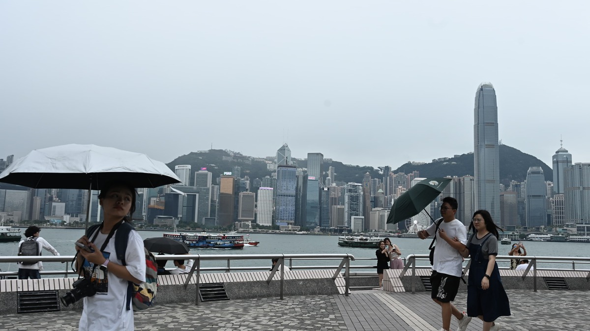 風暴消息】天文台中午12時40分改掛八號波本港風勢將增強