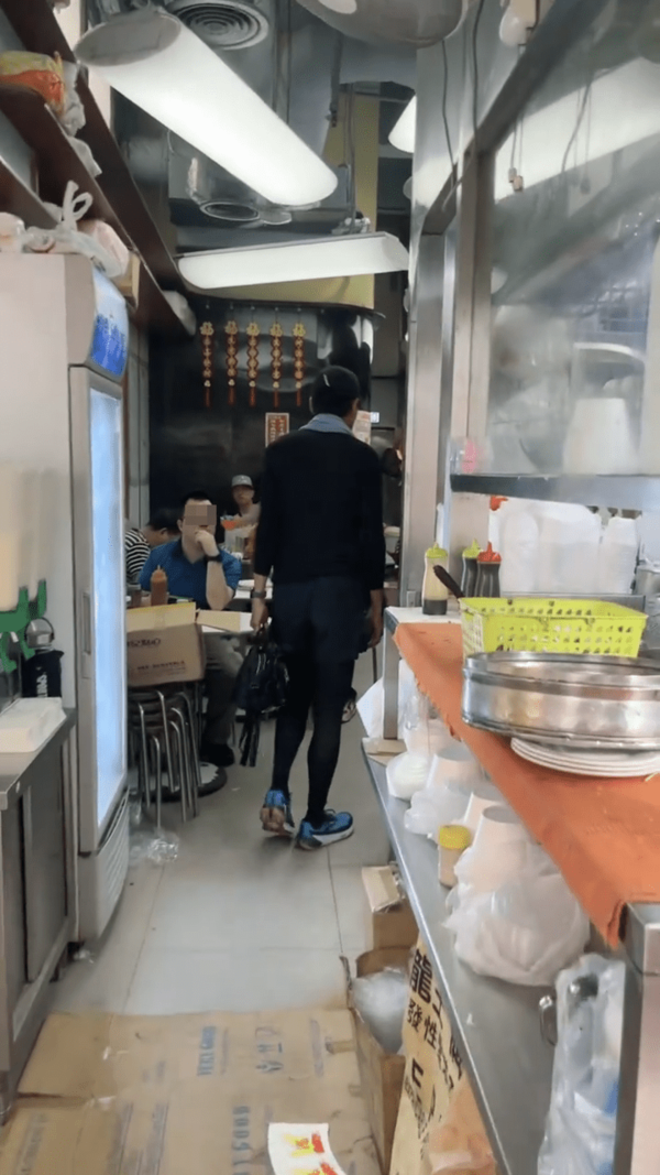 周潤發光顧深水埗小食店!(抖音截圖)