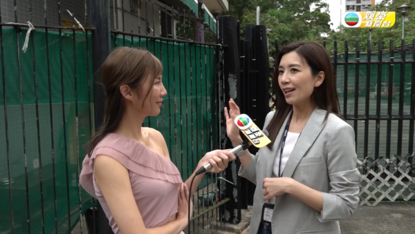 Mandy接受TVB娛樂新聞台訪問,分享新婚喜悅。(影片截圖)