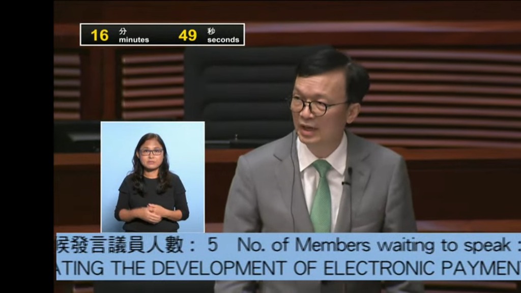 運輸及物流局副局長廖振新。（立法會影片截圖）
