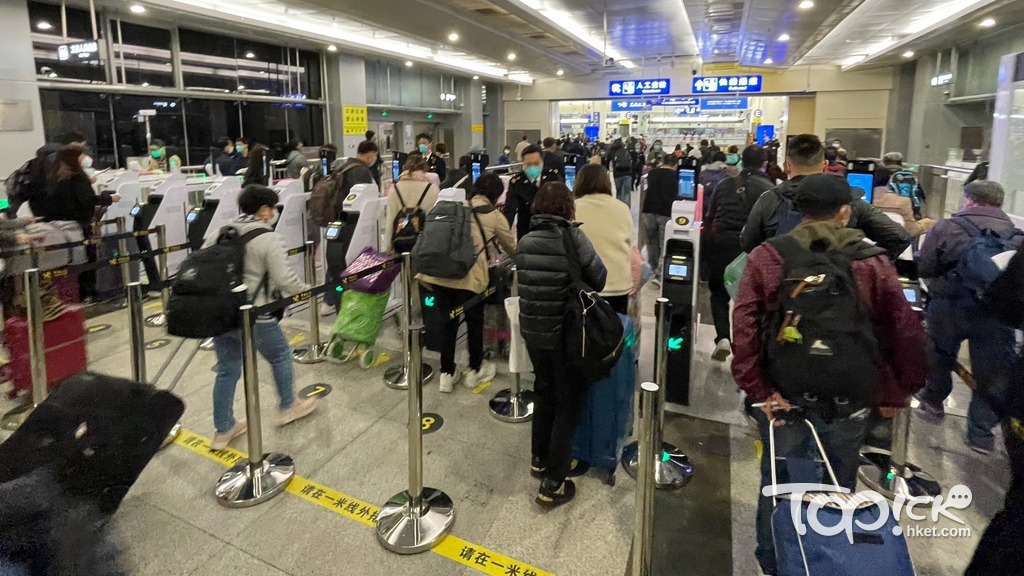 國家發展改革委昨日發布《粵港澳大灣區國際一流營商環境建設三年行動計劃》，包括推動更多口岸實施「24小時通關」措施。(資料圖片)