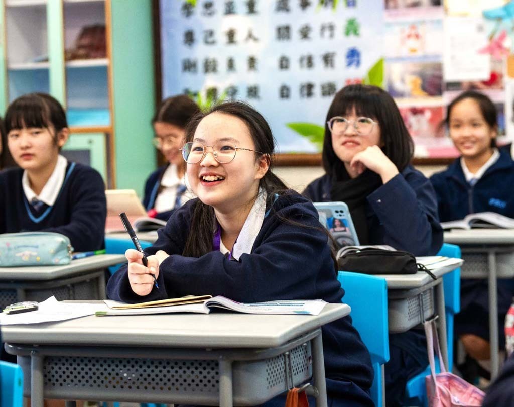 學生樂於積極學習，課堂氣氛活潑。