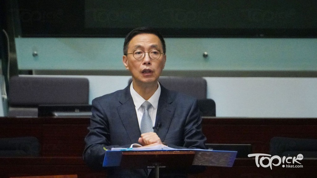 楊潤雄表示，局方正與大型體育活動事務委員會，總結球王美斯失場事件的經驗。（資料圖片）