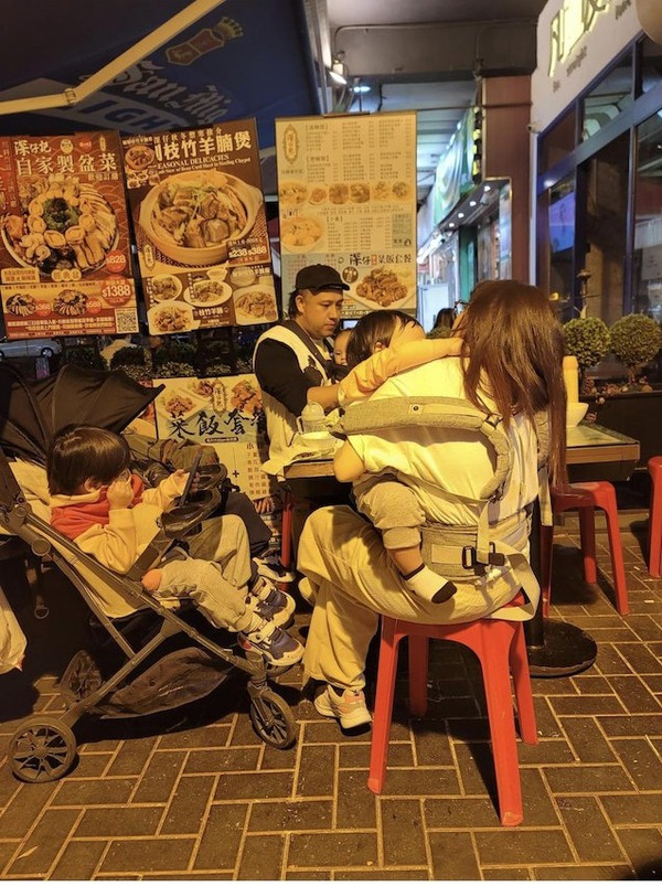張致恒一家。