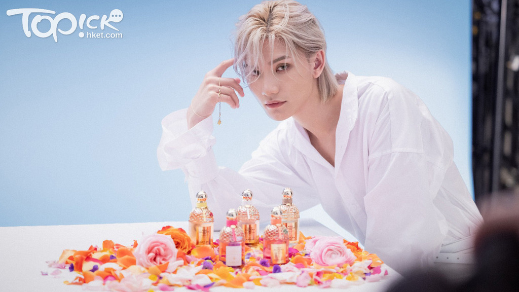 MIRROR成員李駿傑（Jeremy）為彩妝產品拍宣傳照。