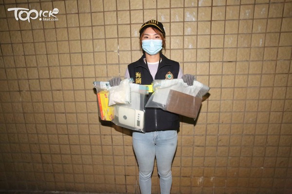 海關今日在葵涌截查一名男子,檢獲1.2公斤可卡因。(曾秋文攝)