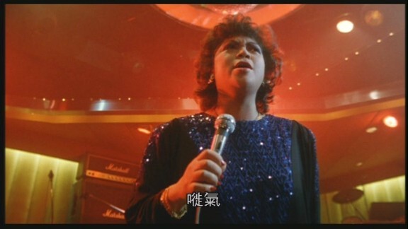 肥媽在1987年唱《龍虎風雲》主題曲《要爭取快樂》開始廣為聽眾認識。