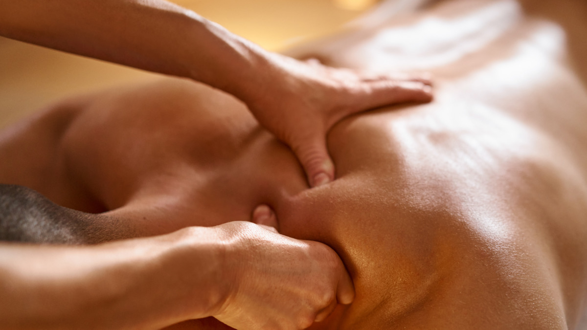 按摩惹禍︱男子按摩後突四肢癱瘓失禁醫生警告：1個位置絕不能按