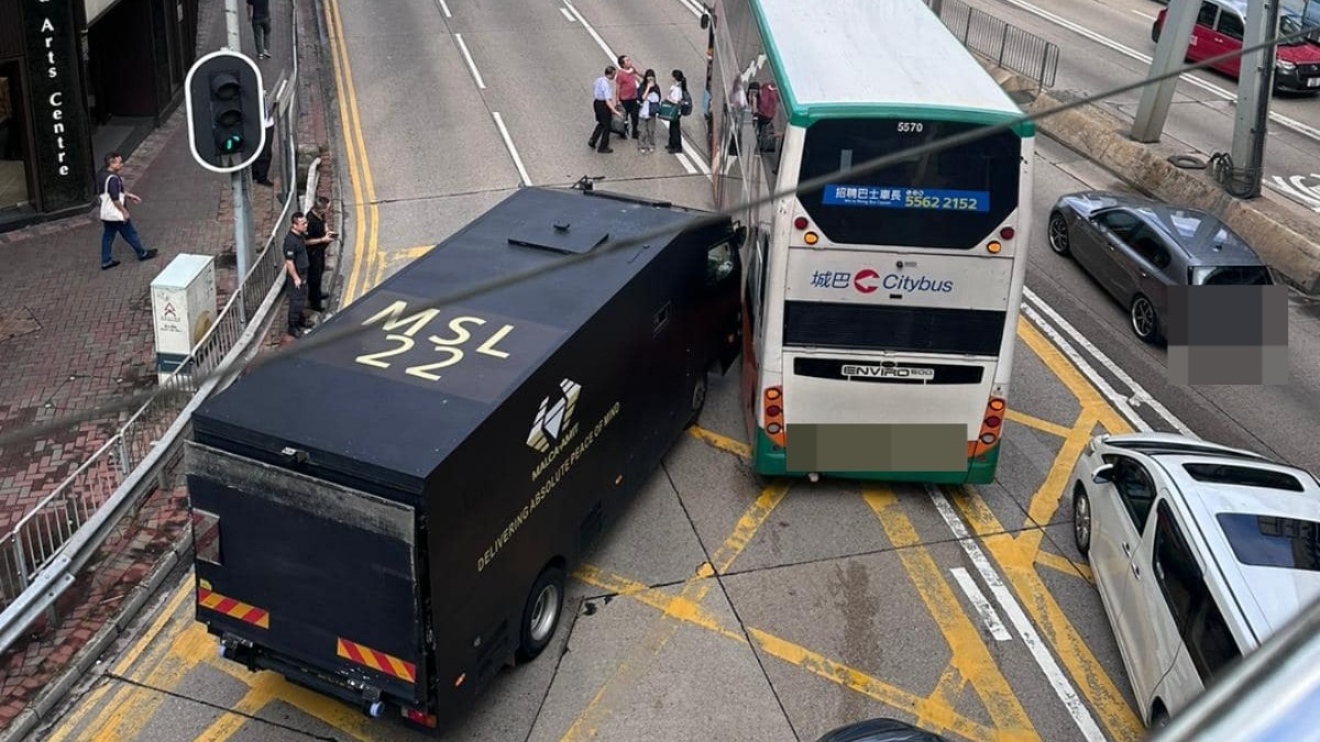 交通意外｜紅磡解款車與城巴相撞漆咸道北部份行車線封閉