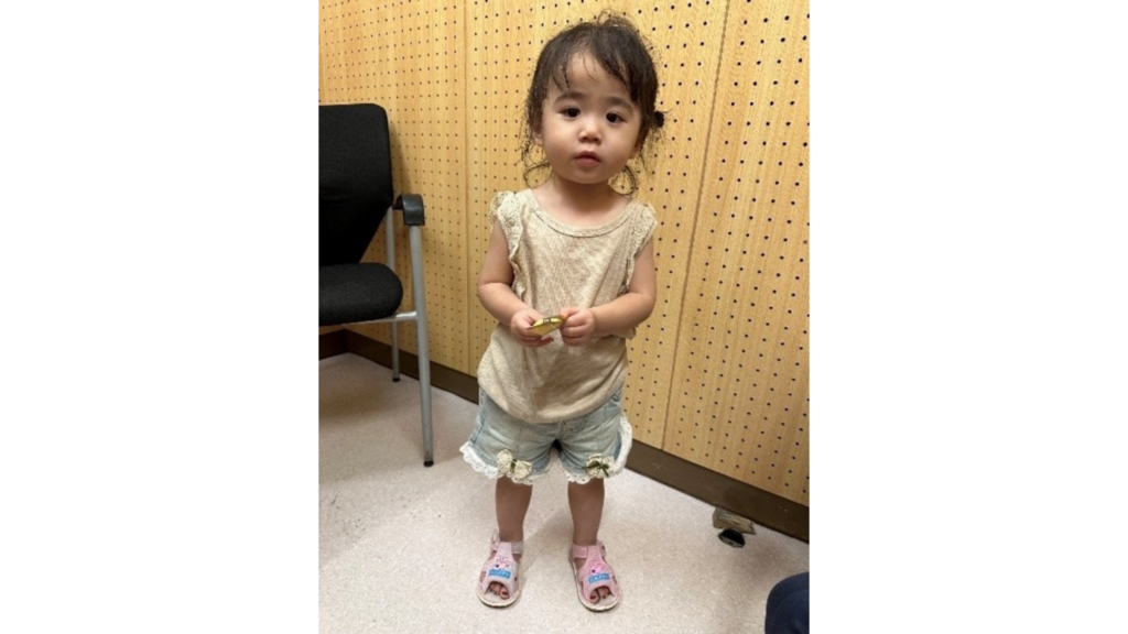 2歲女童旺角疑遭遺棄，警拘31歲母親涉虐兒。（警方圖片）