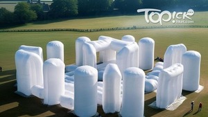 其中一個成名系列「inflatable wonders」（IG圖）