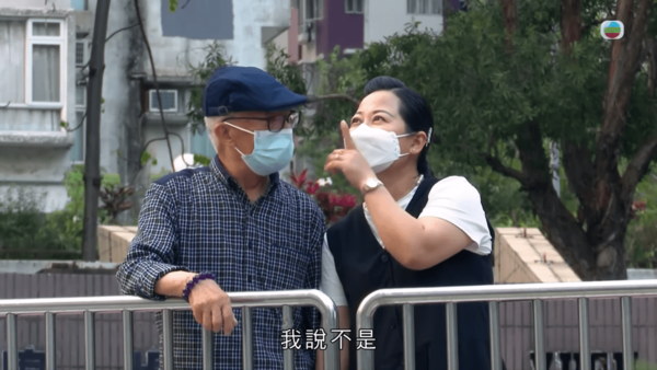 何伯及「新何太」因為上《東張西望》而成名。
