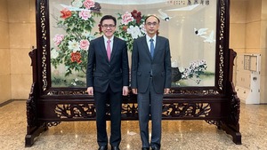 創新科技及工業局局長孫東教授在北京拜會國家發展和改革委員會秘書長伍浩。（政府新聞網圖片）