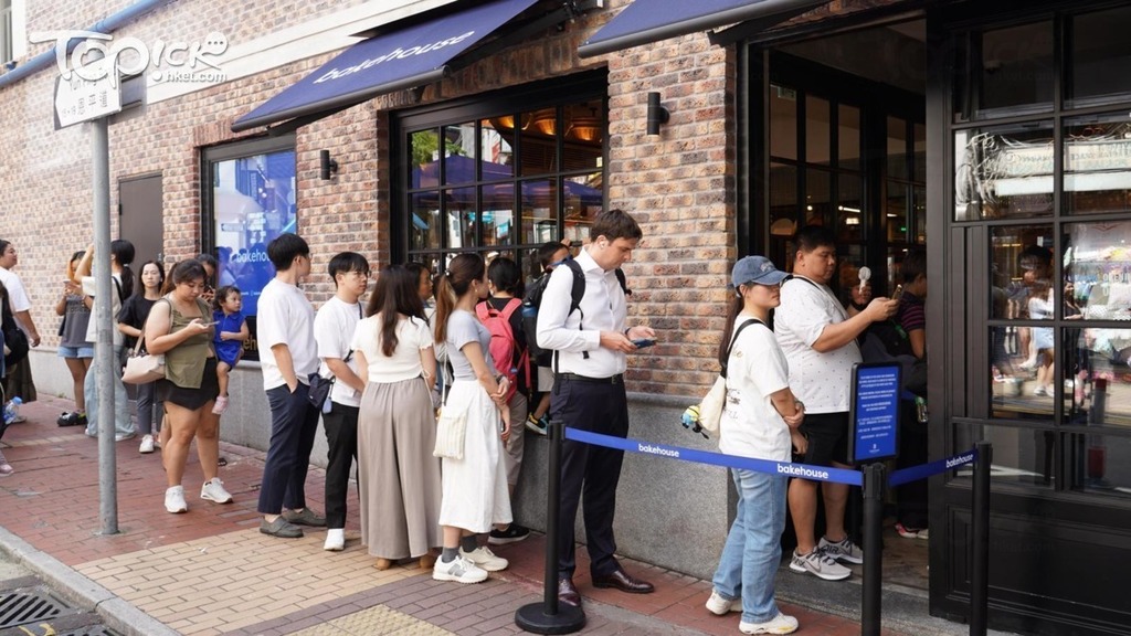 銅鑼灣店有超過一半客人是遊客。（彭大偉攝）