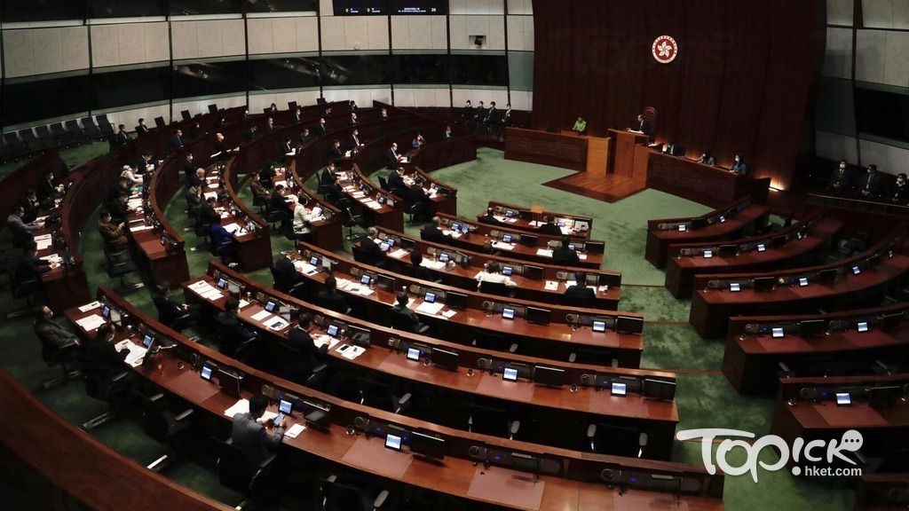 立法會議員本月起加薪，加幅約百分之1.7，即每月薪酬加1,920元，至約10.8萬元。（資料圖片）