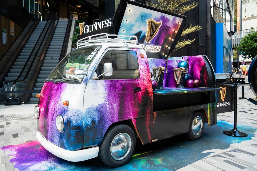 Guinness 亦在傳媒預覽日首次在香港公開展出全新Guinness「黑」魔法--MicroDraught 2.0 啤酒機， 利用全新研發的技術，將傳統大型生啤機器的體積大大減少。