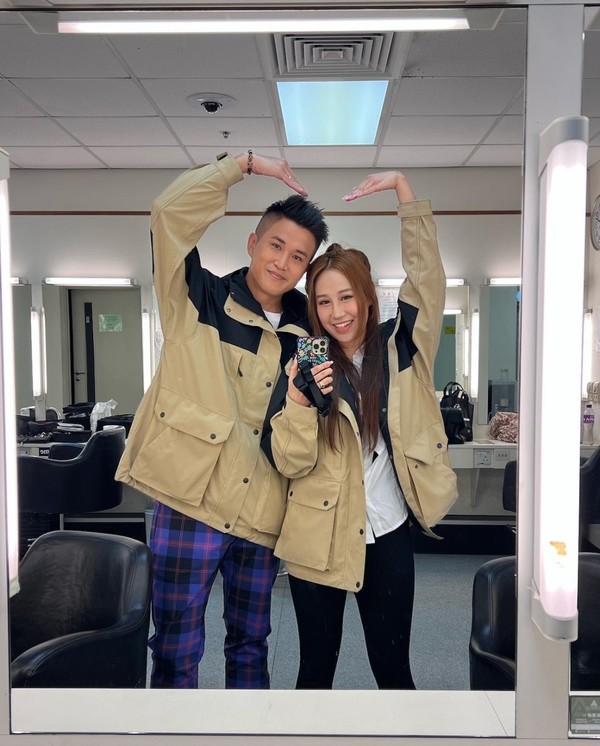 曹敏寶與丈夫慶祝結婚7周年。