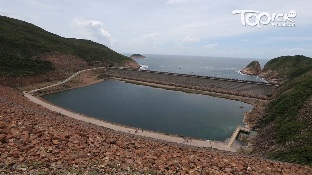 西貢萬宜水庫東壩成為內地客熱門打卡點。（資料圖片）