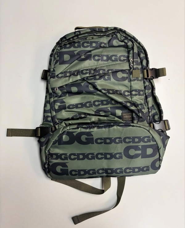 全新CDG X Porter背囊。($2,500)