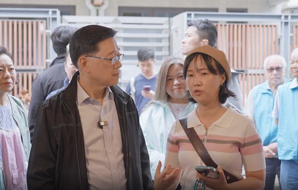 特首李家超在復活節假期首日,到訪大澳。(特首辦提供)