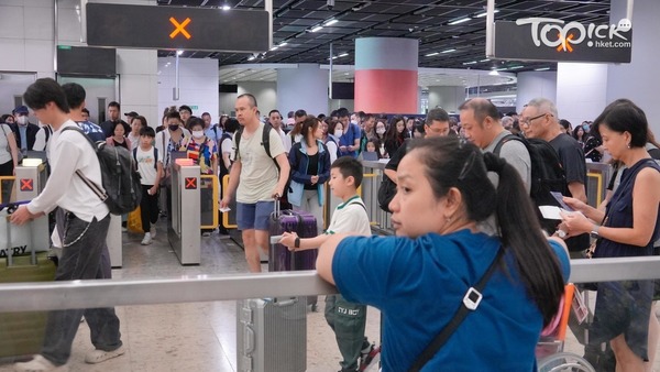2025年的復活節長假期昨日(4月21日)結束,大批港人回港。(朱永倫攝)