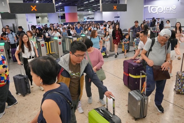2025年的復活節長假期昨日(4月21日)結束,大批港人回港。(朱永倫攝)